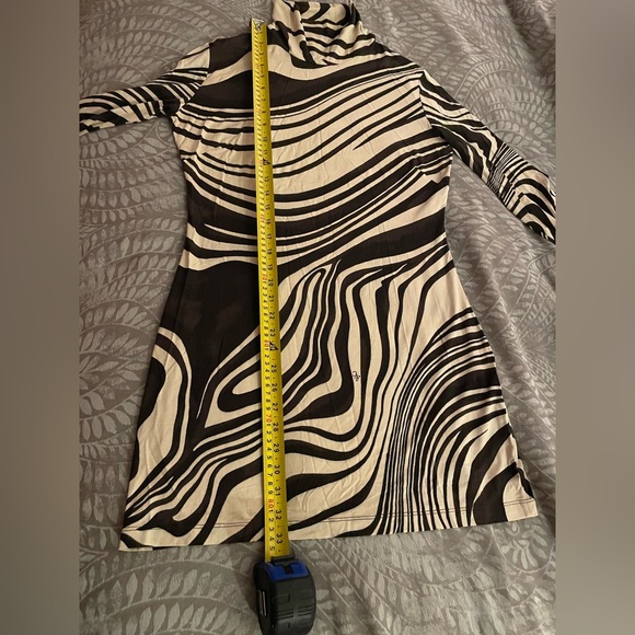 Versace Jeans Couture Black and Cream Dress - Picture 6 of 7